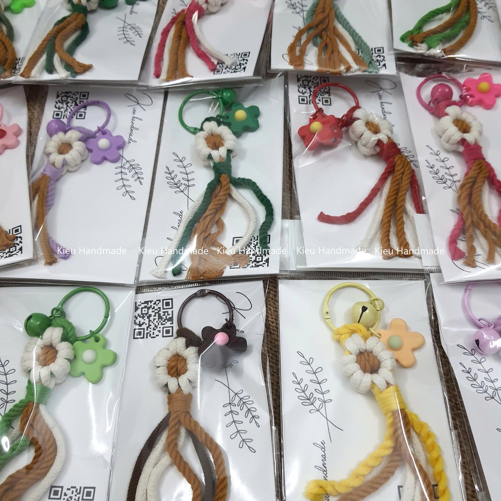 Ảnh thật 100%. Móc khoá hoa mai Macrame Handmade. - Ảnh 3